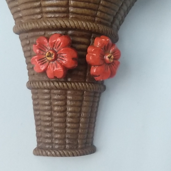 Burwood 1969 faux wicker Basket w/ fruit, flowers wall plaques - Picture 10 of 16